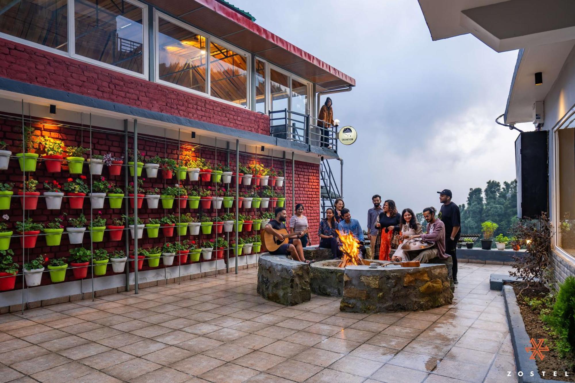 Zostel Dharamkot Hostel McLeod Ganj Exterior photo