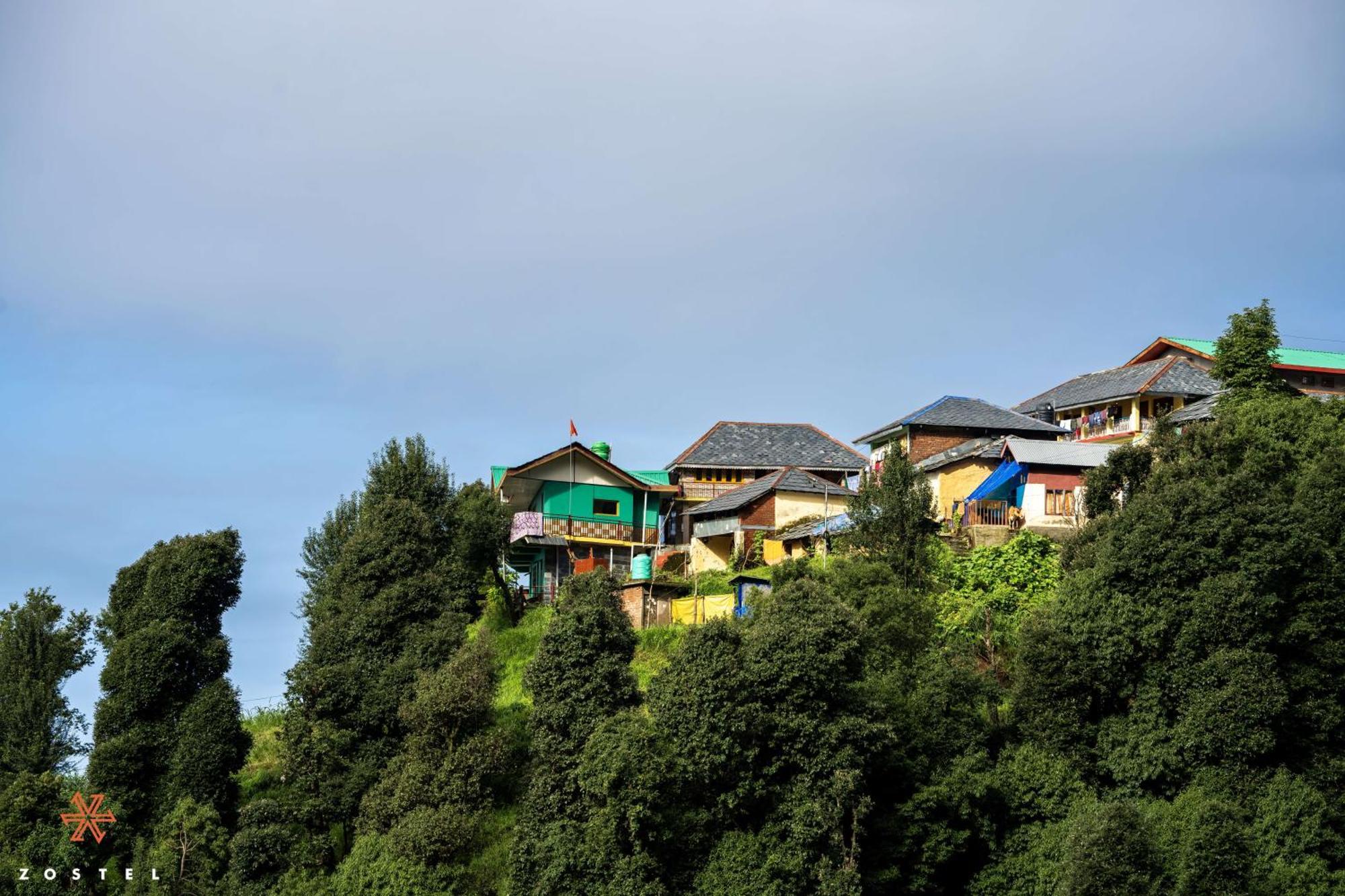 Zostel Dharamkot Hostel McLeod Ganj Exterior photo